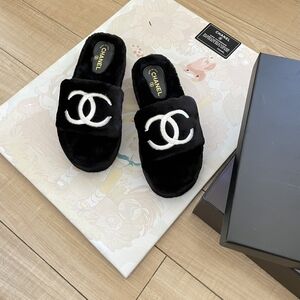 CHANEL Women's Black and White Slippers